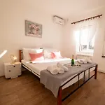 House Bozica With Sauna & Heated Pool וילה
