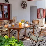 וילה House Bozica With Sauna & Heated Pool טריבאלי
