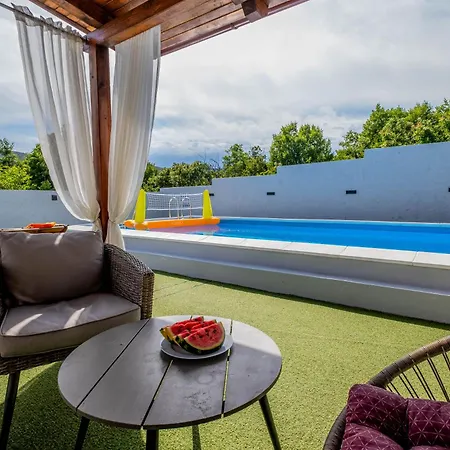 House Bozica With Sauna & Heated Pool וילה טריבאלי