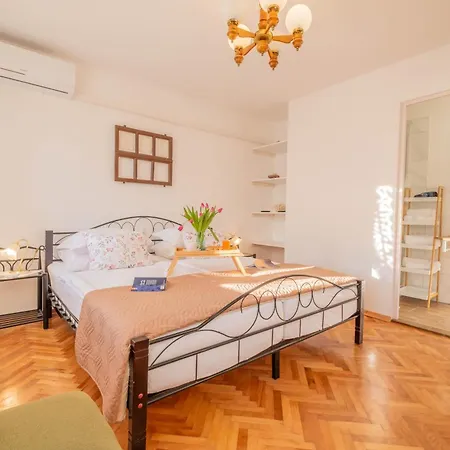 House Bozica With Sauna & Heated Pool וילה טריבאלי