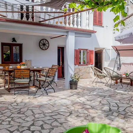 House Bozica With Sauna & Heated Pool טריבאלי