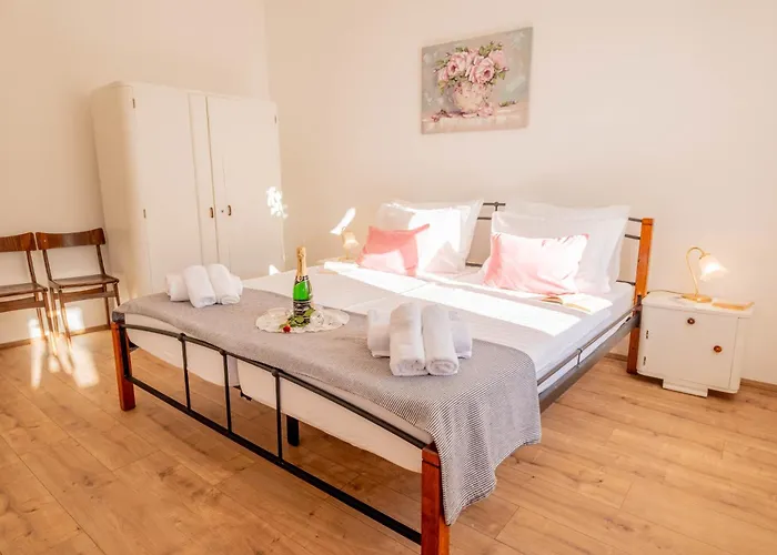 House Bozica With Sauna & Heated Pool Villa *